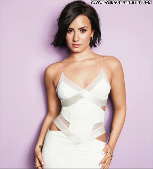 Demi Lovato No Source Posing Hot Celebrity Beautiful Babe Sexy Nude