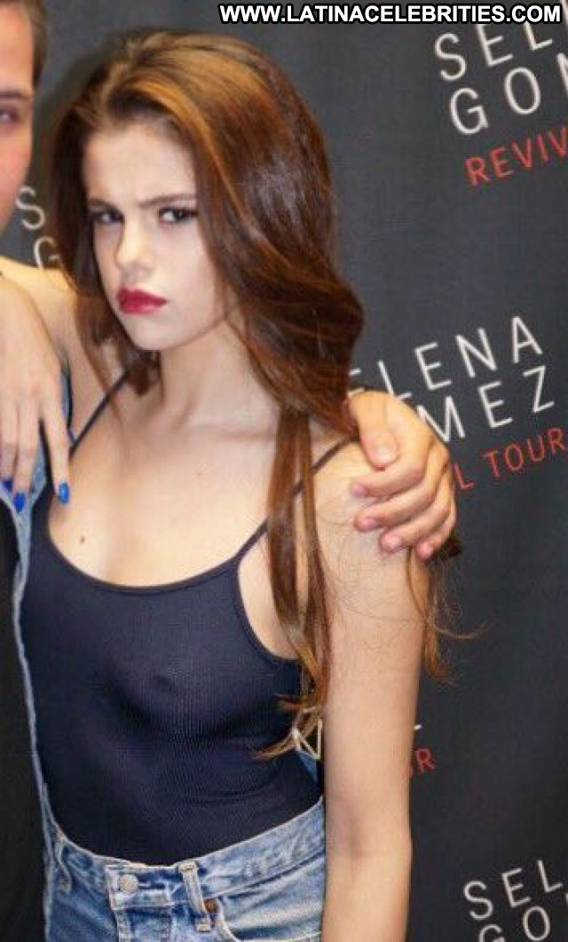 Selena Gomez Posing Hot Tits American Celebrity Babe Sexy Beautiful