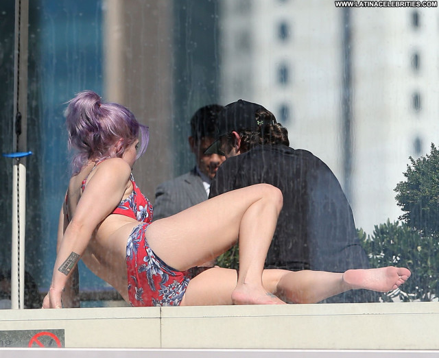 Kelly Osbourne Bikini Celebrity Beautiful Babe Posing Hot