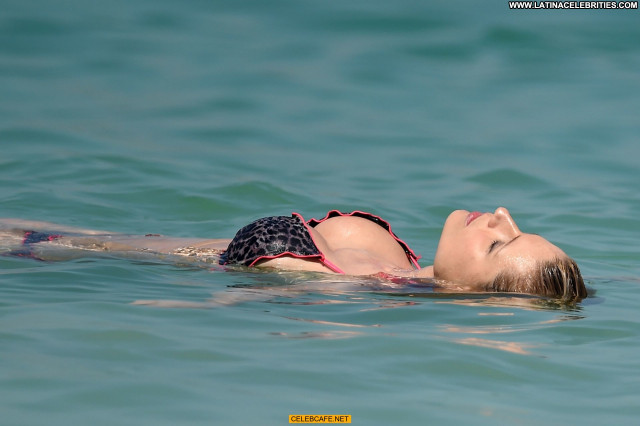 Michelle Hunziker Beautiful Celebrity Babe Posing Hot Bikini Beach