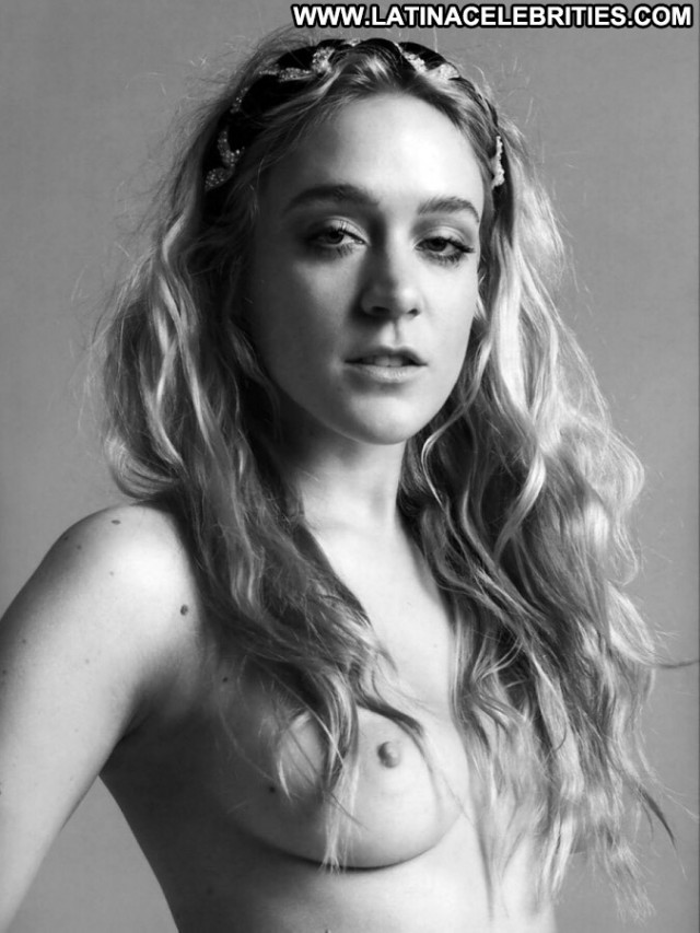 Chloe Sevigny Posing Hot Famous Babe Amateur Hollywood Actress Bar