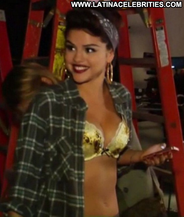 Selena Gomez No Source Celebrity Babe Posing Hot Beautiful Paparazzi