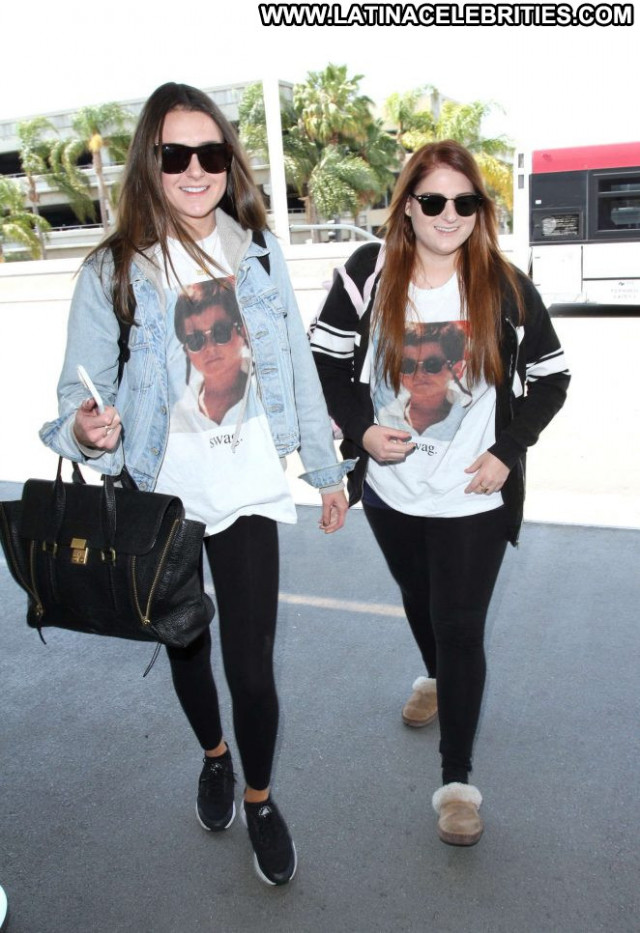 Meghan Trainor Lax Airport Posing Hot Beautiful Paparazzi Celebrity