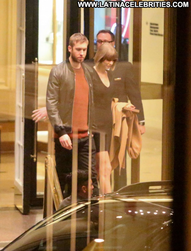 Taylor Swift Beverly Hills Beautiful Hot Babe Posing Hot Celebrity