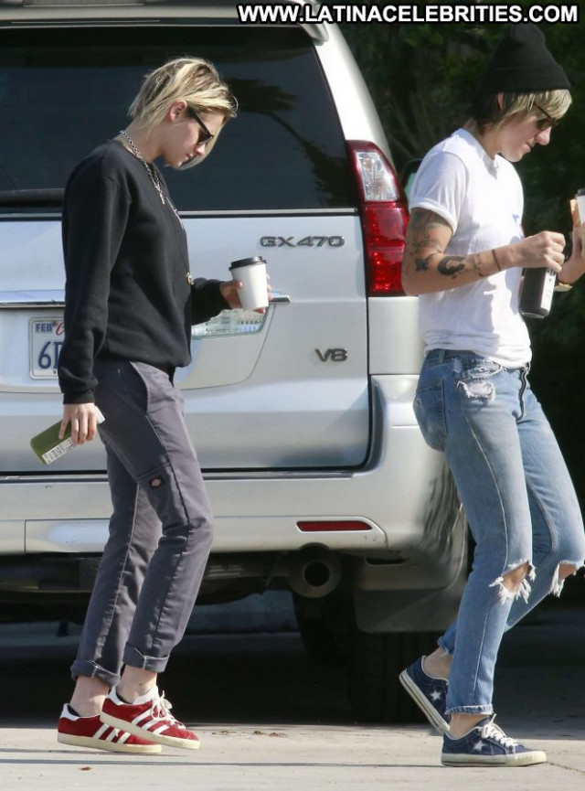 Kristen Stewart Beautiful Paparazzi Posing Hot Girlfriend Celebrity