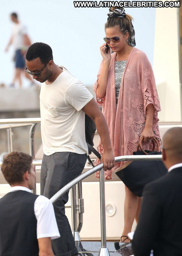 Chrissy Teigen Babe Beautiful Paparazzi Posing Hot Yacht Celebrity