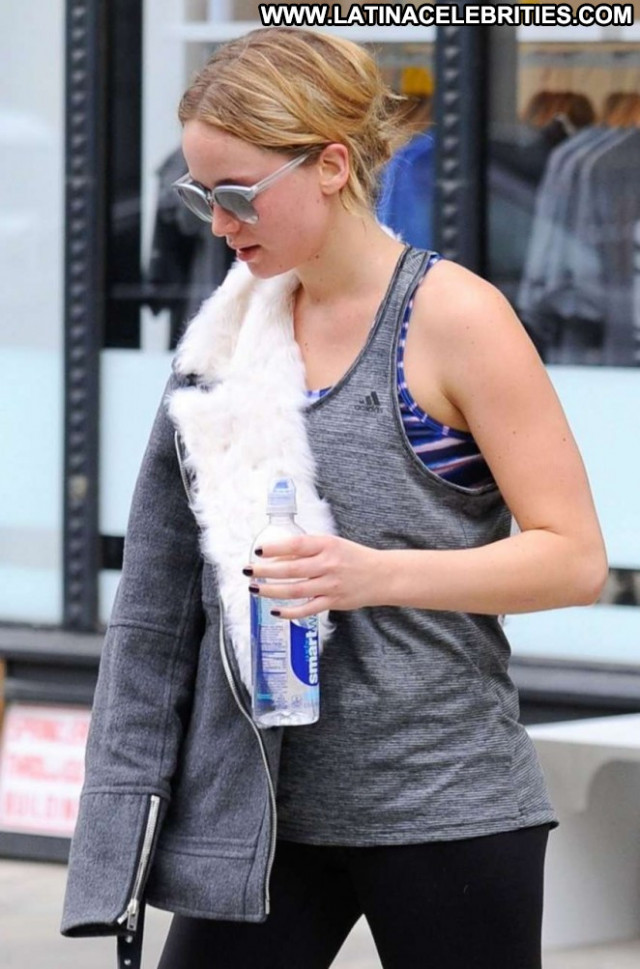 Jennifer Lawrence Celebrity Beautiful Gym Paparazzi Nyc Babe Posing