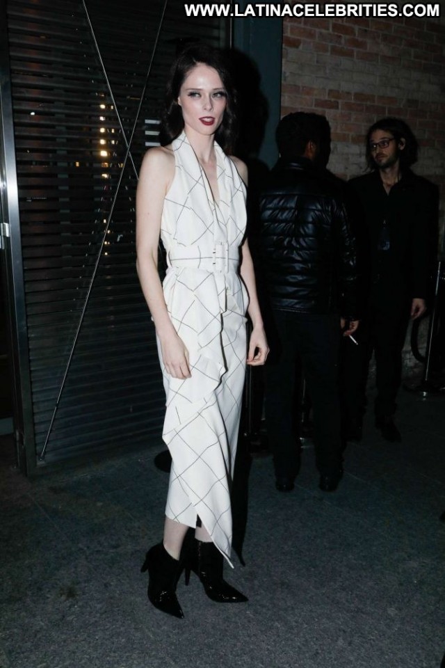 Coco Rocha Fashion Show Paparazzi Beautiful Fashion Paris Posing Hot