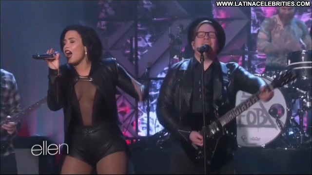 Demi Lovato Ellen The Ellen Degeneres Show Celebrity Medium Tits