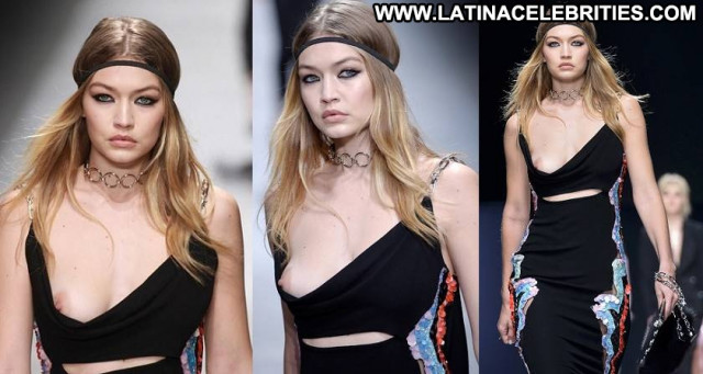 Gigi Hadid Fashion Show Nipslip Babe Posing Hot Fashion Beautiful