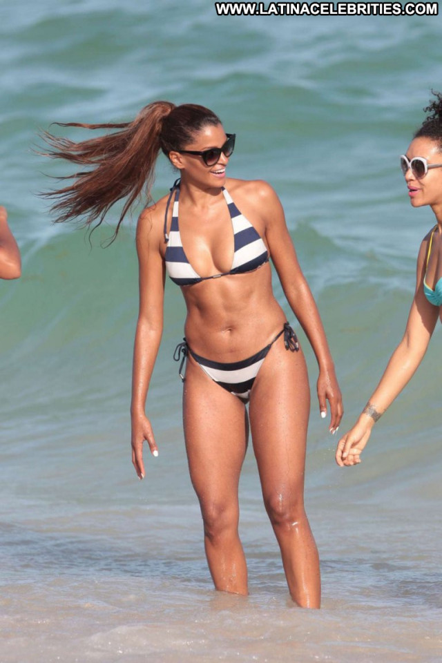 Claudia Jordan No Source Candids Babe Jordan Celebrity Bikini Posing