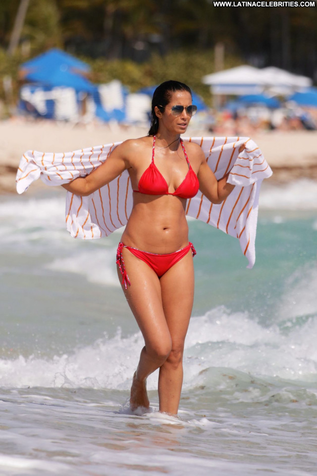 Padma Lakshmi No Source  Sexy Celebrity Posing Hot Bikini Babe