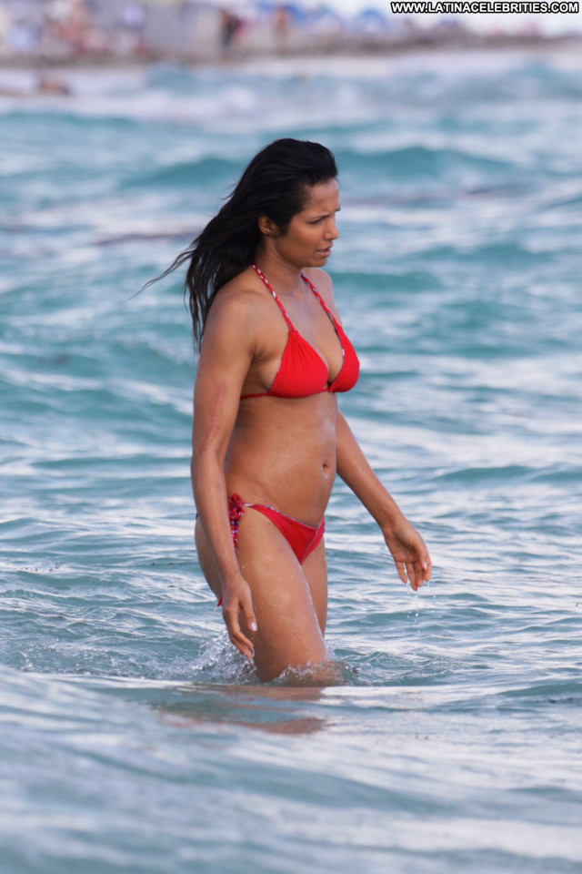 Padma Lakshmi No Source Beautiful Bikini Sexy Celebrity Posing Hot