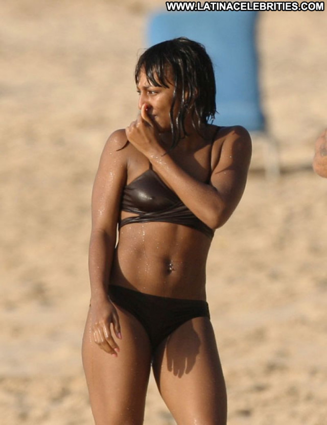 Alexandra Burke Wet Singer Babe Beautiful Celebrity Posing Hot Pokies