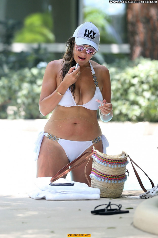 Imogen Thomas Las Vegas Celebrity Posing Hot Pool Babe Beautiful