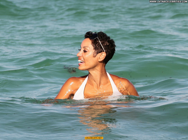 Nicole Murphy The Beach Beautiful Babe Posing Hot Beach Celebrity