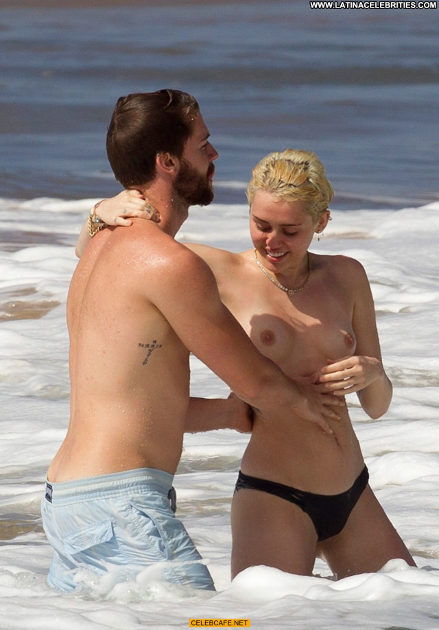 Miley Cyrus No Source Babe Topless Hawaii Toples Celebrity Beach