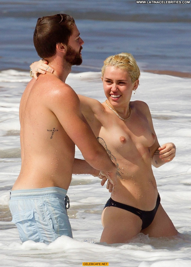 Miley Cyrus No Source Hawaii Babe Beach Beautiful Toples Topless