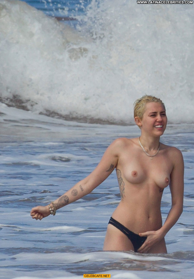 Miley Cyrus No Source  Babe Beach Celebrity Beautiful Topless Hawaii