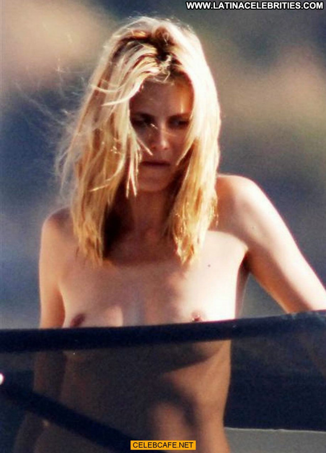 Heidi Klum No Source  Celebrity Beautiful Babe Balcony Toples Topless