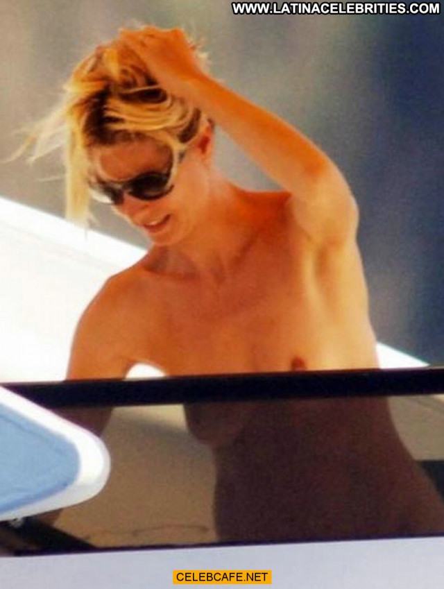 Heidi Klum No Source Balcony Babe Topless Posing Hot Toples Celebrity