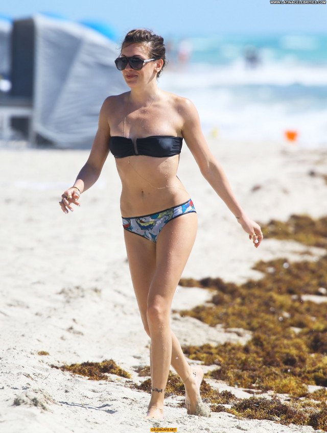 Katie Cassidy No Source Celebrity Bikini Beautiful Babe Posing Hot