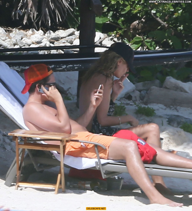 Heidi Klum No Source Topless Posing Hot Celebrity Toples Beach Babe