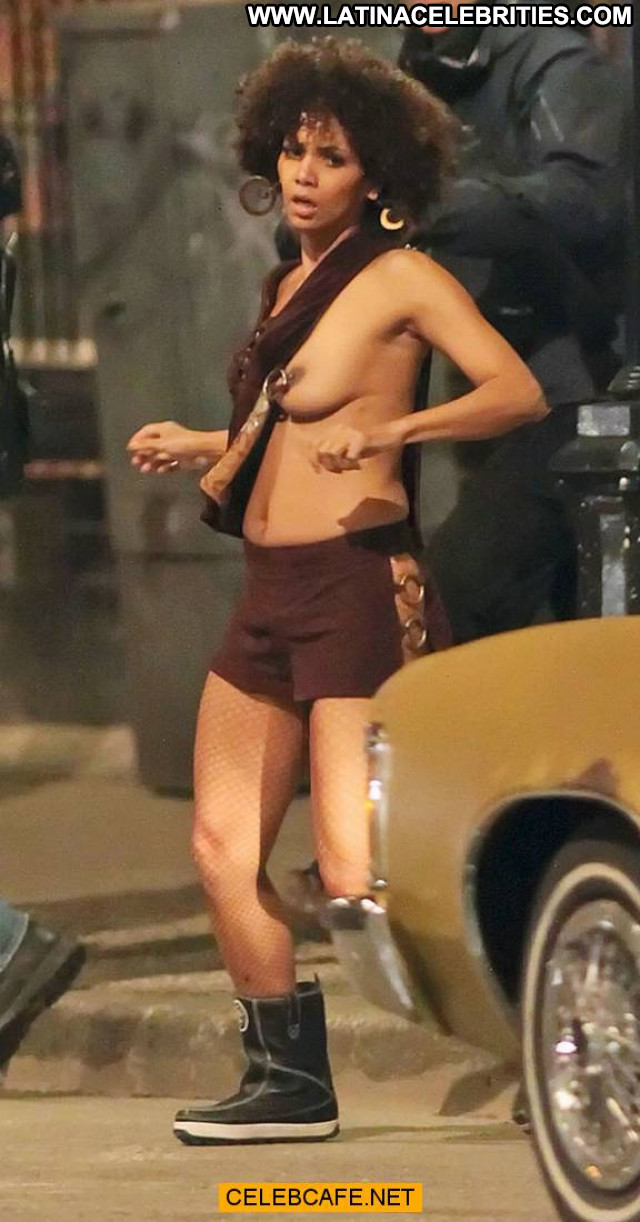 Halle Berry No Source Topless Celebrity Toples Beautiful Posing Hot