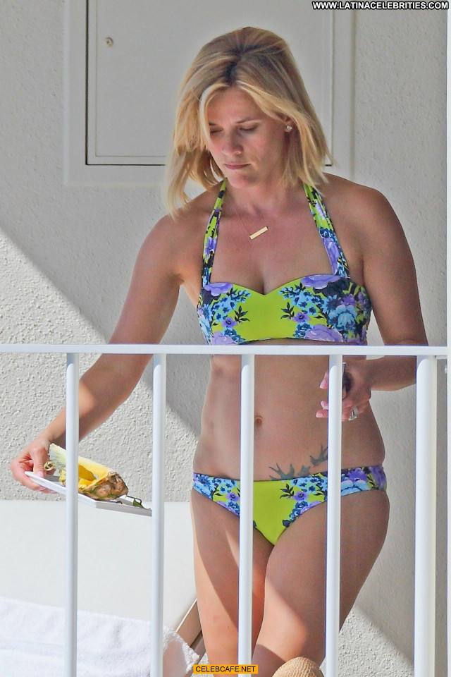 Reese Witherspoon No Source Celebrity Beautiful Bikini Posing Hot
