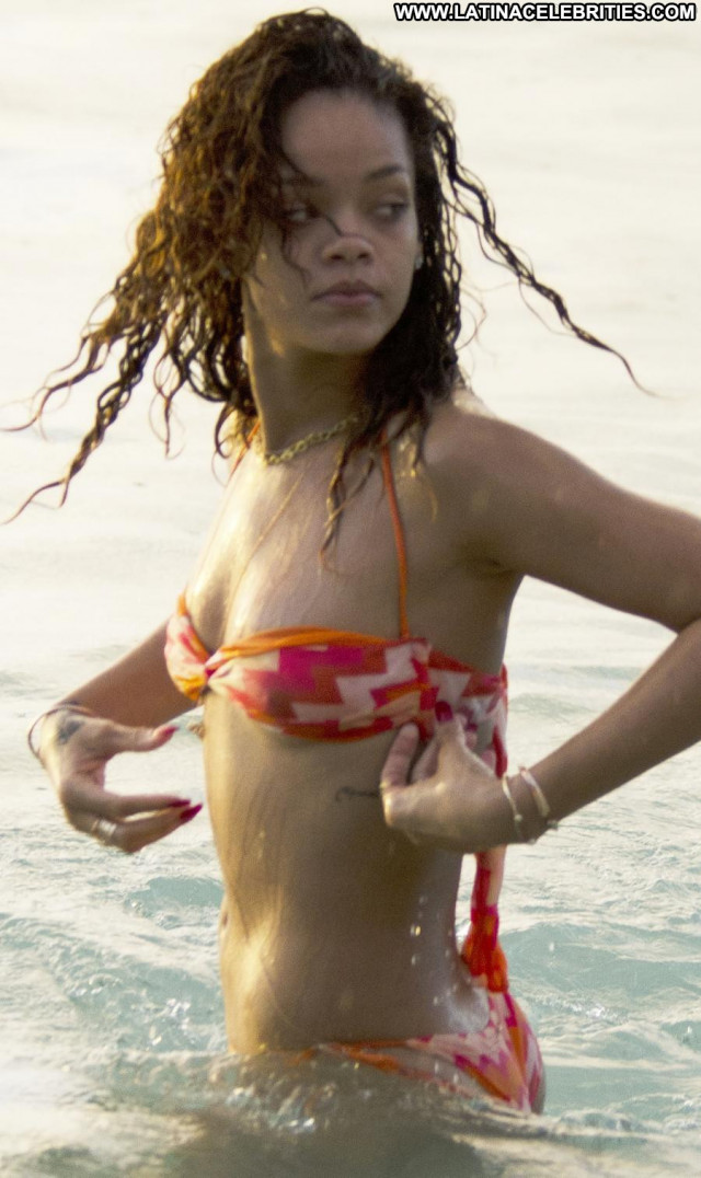 Rihanna The Weekend Barbados Hot Bar Celebrity Wet Beautiful Posing