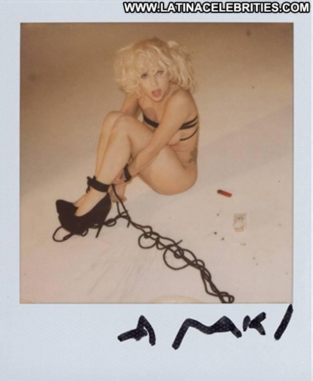 Lady Gaga Vogue Hommes Gag Bondage Singer Babe Celebrity Pain Posing