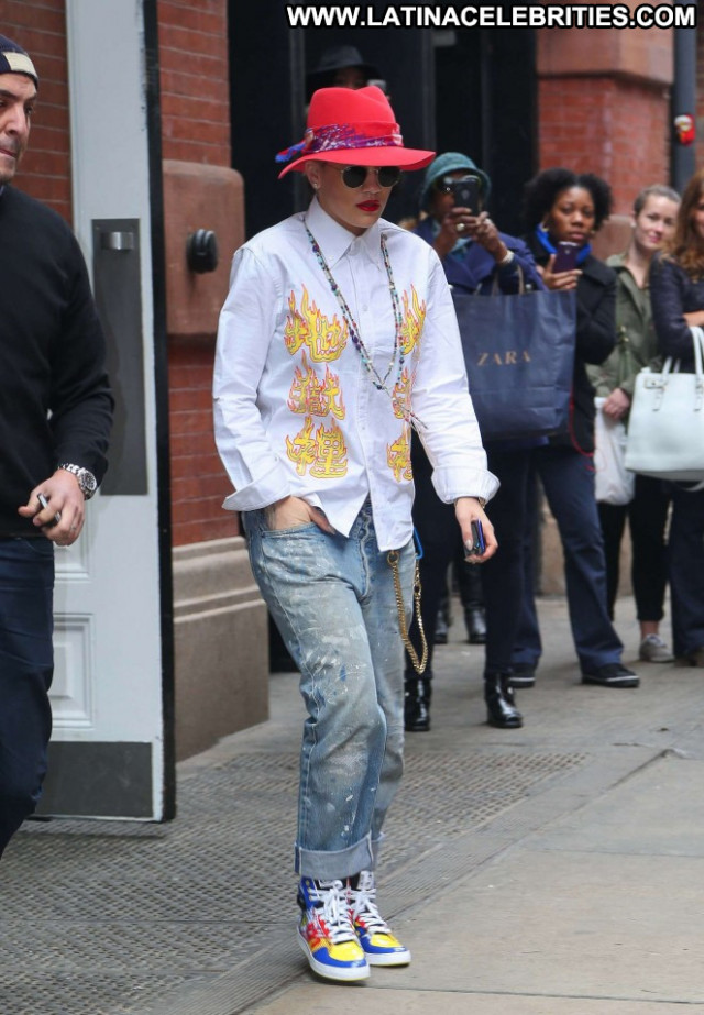 Rita Ora No Source Nyc Posing Hot Paparazzi Jeans Beautiful Babe