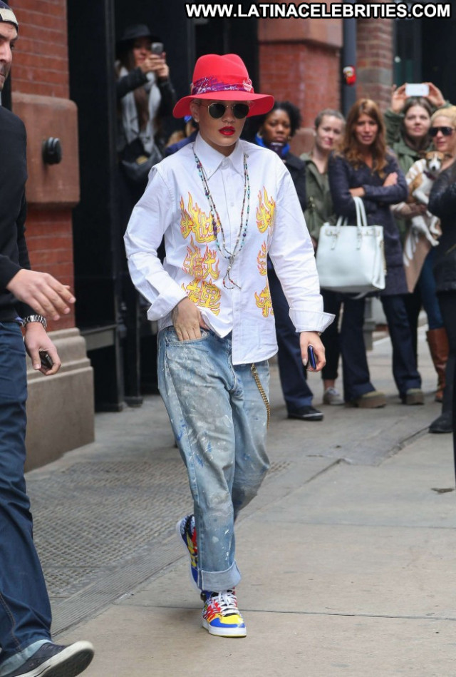 Rita Ora No Source Paparazzi Celebrity Nyc Posing Hot Beautiful Jeans