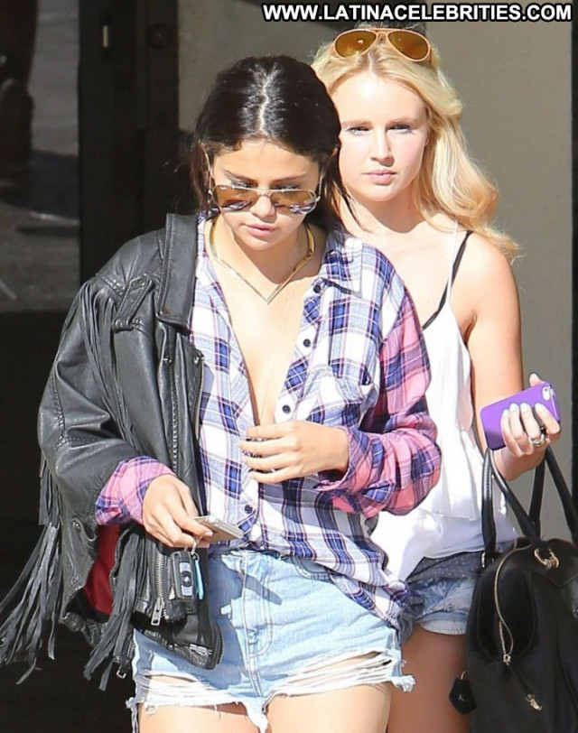 Selena Gomez No Source Celebrity Paparazzi Bus Babe Posing Hot