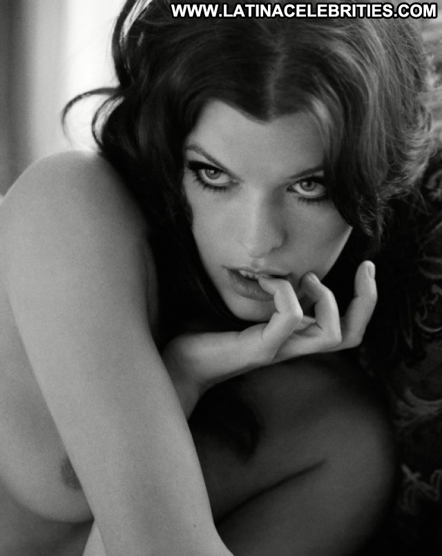 Milla Jovovich No Source Beautiful Celebrity Nude Babe Posing Hot