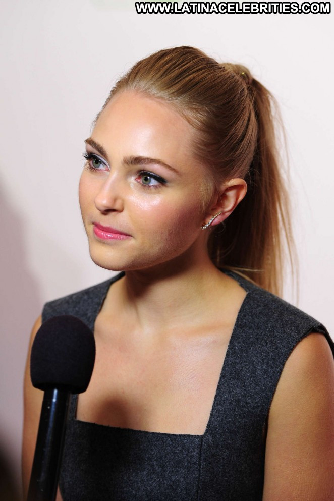 Robb hot annasophia Home