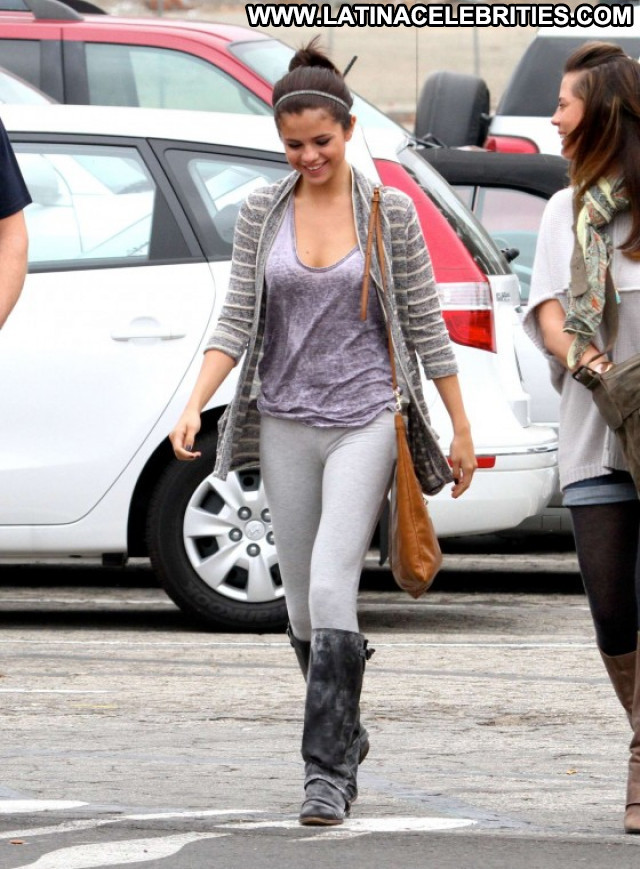 Selena Gomez Los Angeles Paparazzi Angel Candids Posing Hot Babe