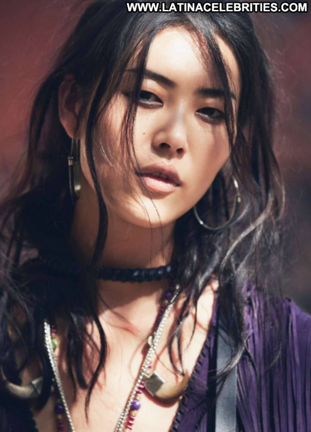 Liu Wen Elle France Beautiful Celebrity Babe France Paparazzi Posing