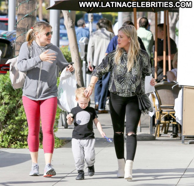 Hilary Duff Beverly Hills Posing Hot Babe Jeans Celebrity Paparazzi
