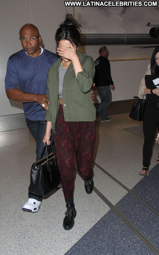 Selena Gomez Lax Airport Lax Airport Celebrity Paparazzi Beautiful