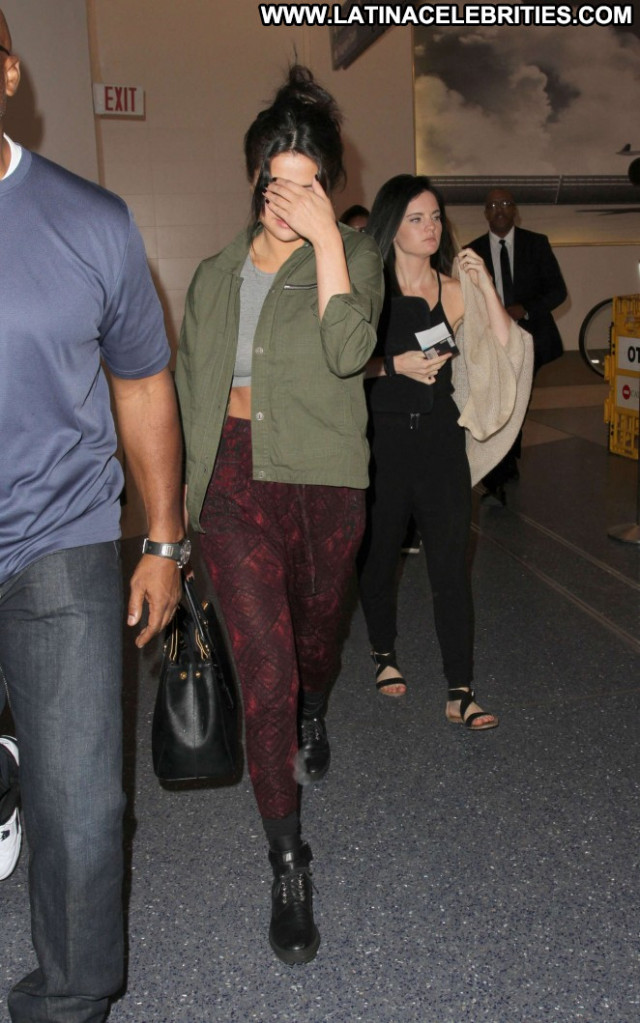 Selena Gomez Lax Airport Posing Hot Lax Airport Celebrity Paparazzi