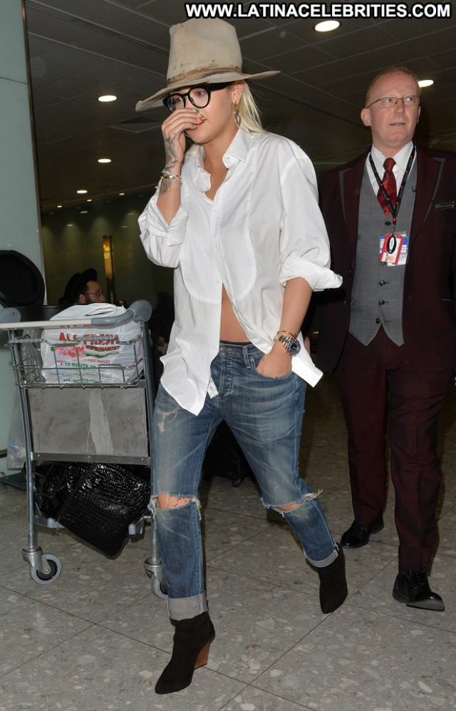 Rita Ora Jeans London Beautiful Posing Hot Babe Celebrity Paparazzi