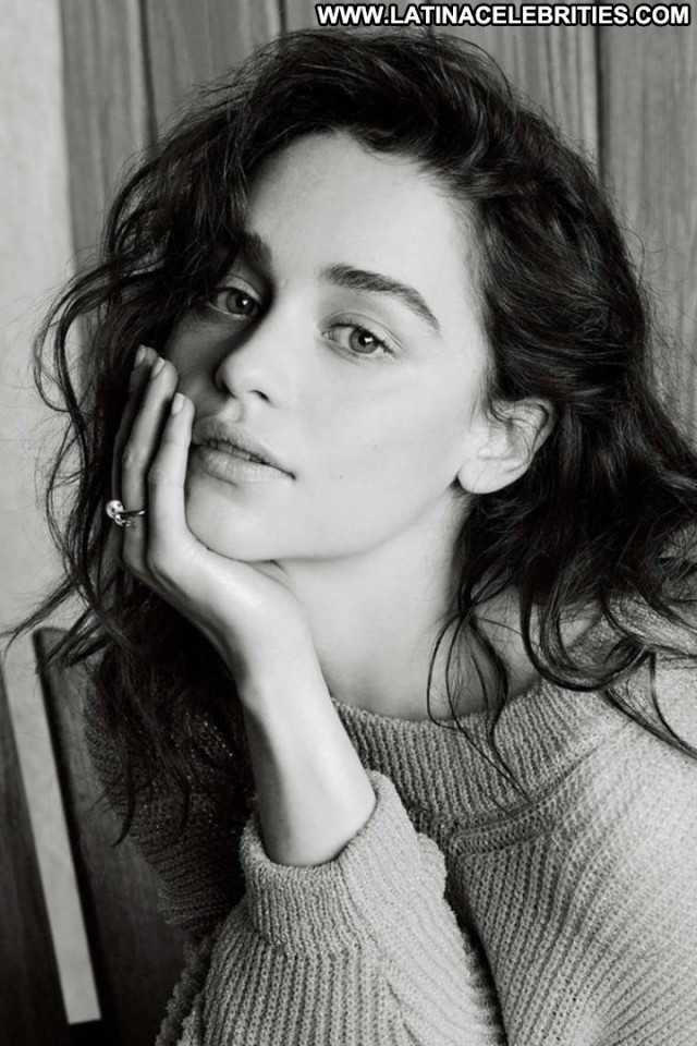 Emilia Clarke Celebrity Paparazzi Babe Magazine Beautiful Posing Hot