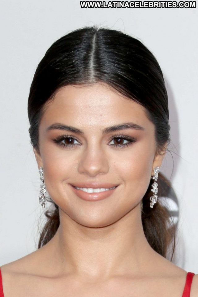 Selena Gomez American Music Awards Posing Hot Babe Angel Paparazzi
