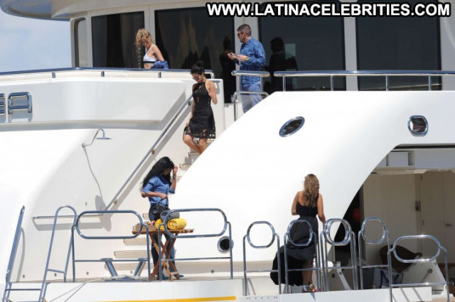 Selena Gomez Paparazzi Beautiful Babe Yacht Saint Tropez Posing Hot