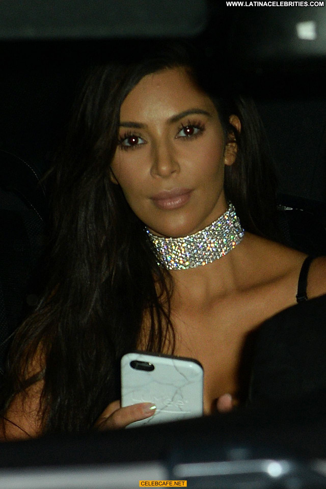 Kim Kardashian No Source Babe Beautiful Sexy Celebrity Posing Hot