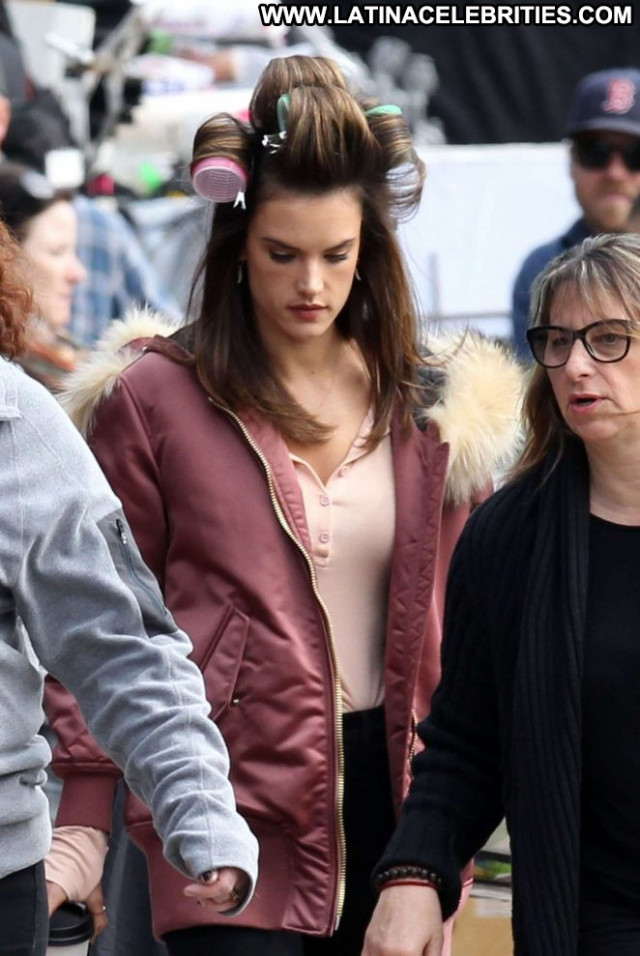 Alessandra Ambrosio No Source Paparazzi Posing Hot Celebrity