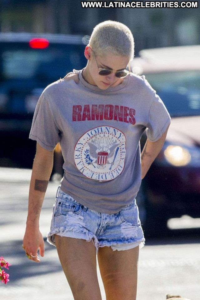 Kristen Stewart No Source Shorts Jeans Paparazzi Babe Posing Hot