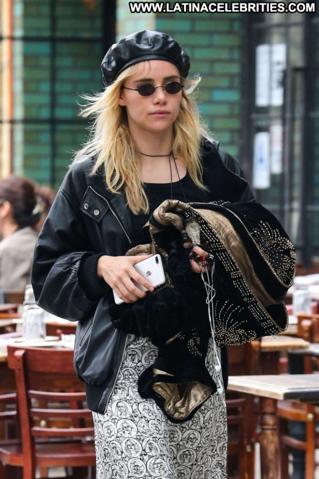 Suki Waterhouse New York Paparazzi Babe Skirt Celebrity New York