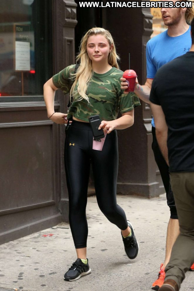 Chloe Moret New York Beautiful Celebrity Babe Paparazzi New York Spa